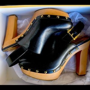 Never worn Michael Kors Heels on trend